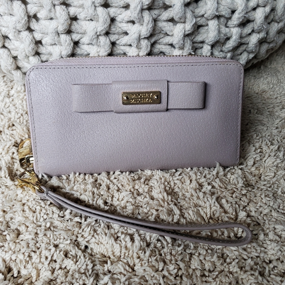 Badgley Mischka wristlet